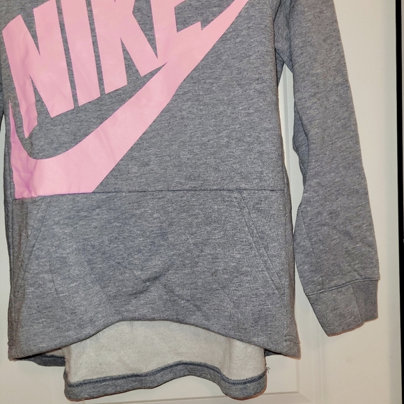 2/$20 Nike Grey Pink hoodies size M - Picture 2 of 4
